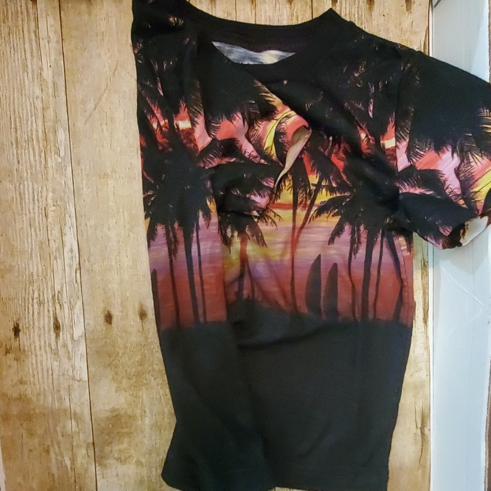 Shirt - Picture 3 of 6
